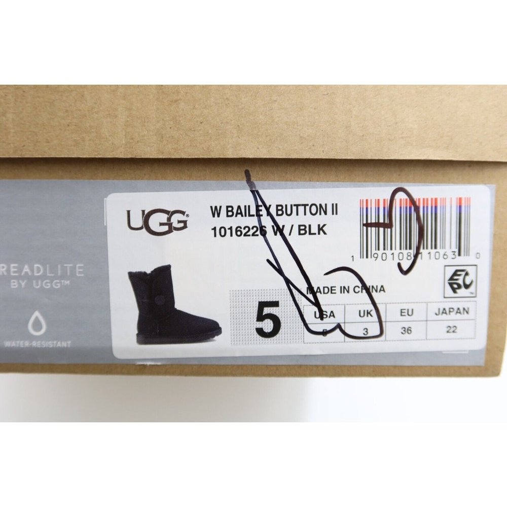 Women's Shoes UGG BAILEY BUTTON II Twinface Sheepskin Boots BLACK Size 5 - Picture 10 of 11